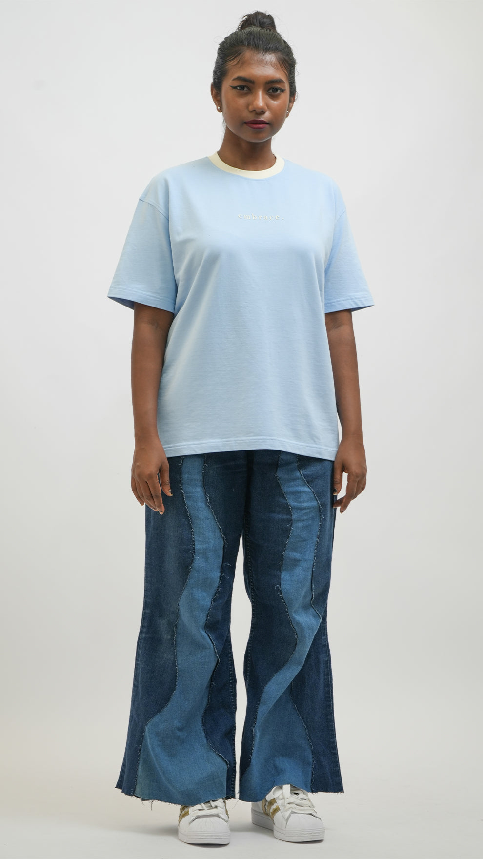 Embrace - Omphalodes & Ivory