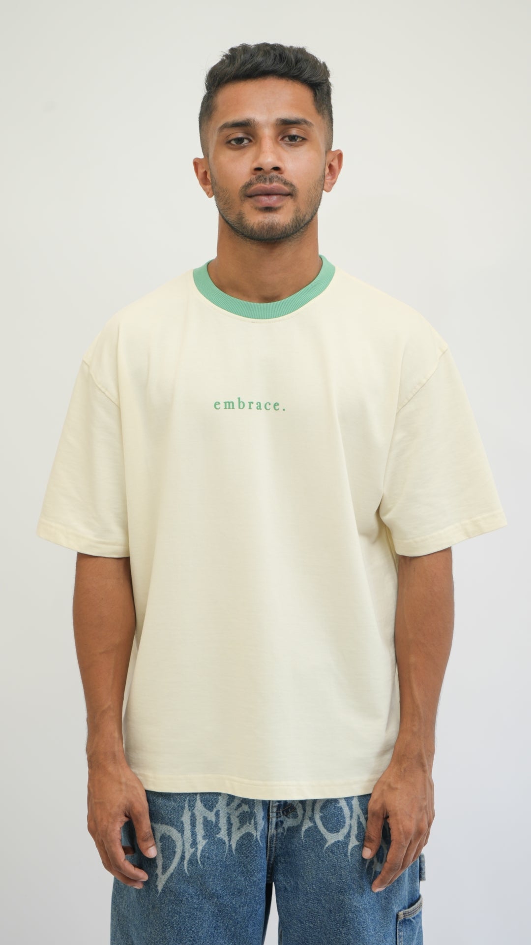 Embrace - Ivory & Mantis