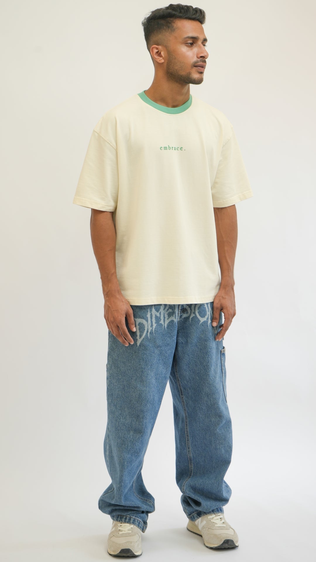 Embrace - Ivory & Mantis