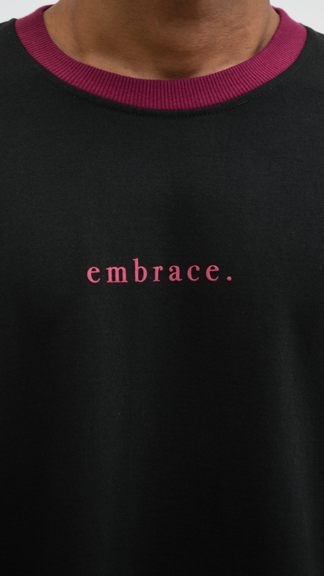 Embrace - Noir & Berry